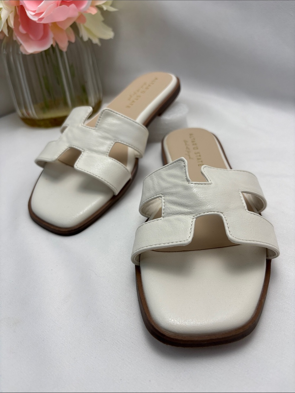 Altar'd State Women’s 7.5White Cutout Leather Slide Sandals #345